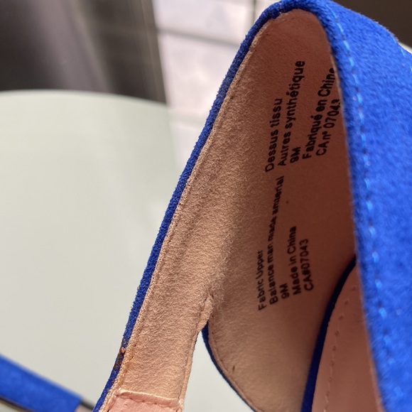 Last call before donation. Electric blue pump with cutouts on the side. NWOT. - Picture 4 of 6